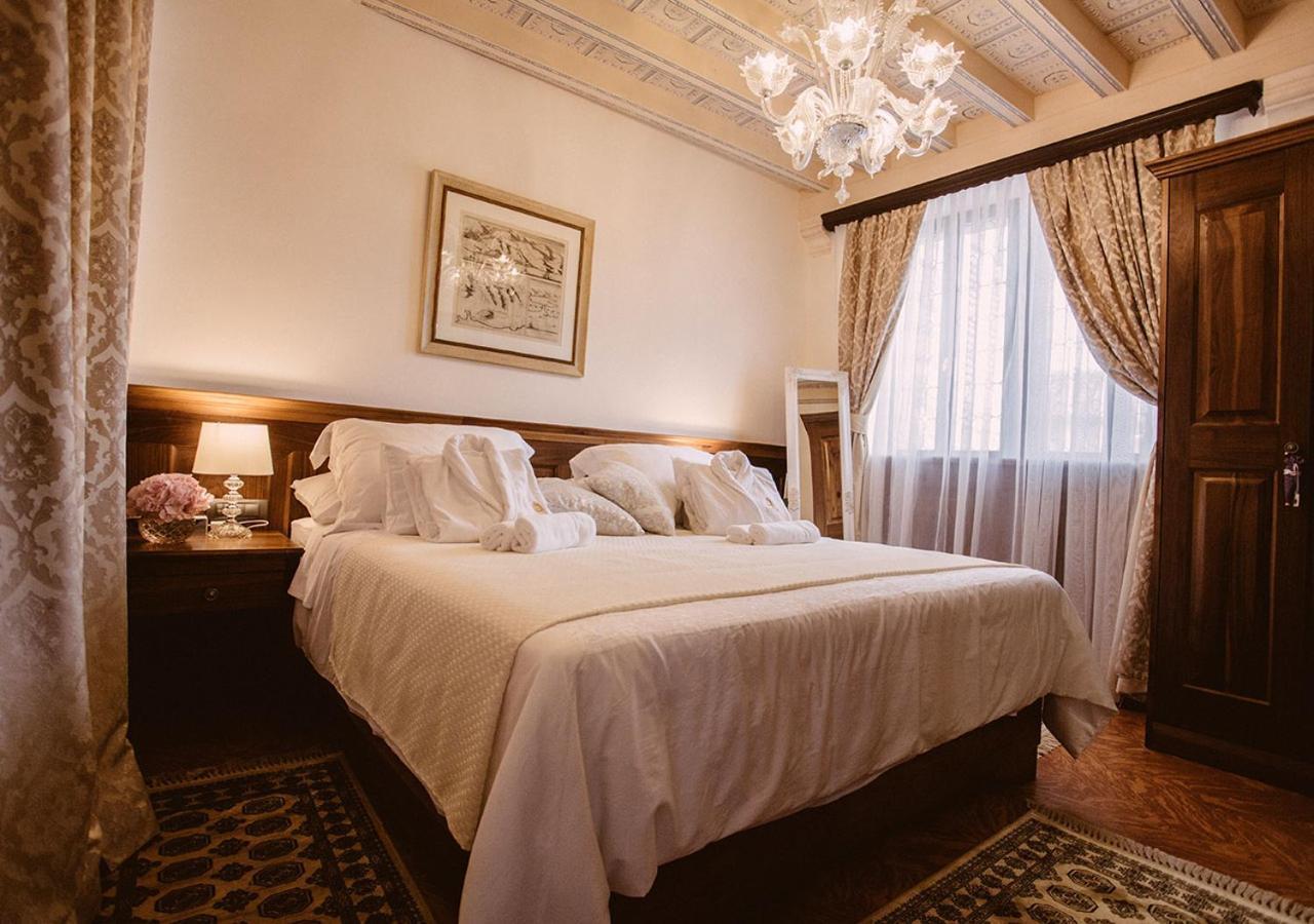 Heritage Hotel Cardo สปลิท ภายนอก รูปภาพ
